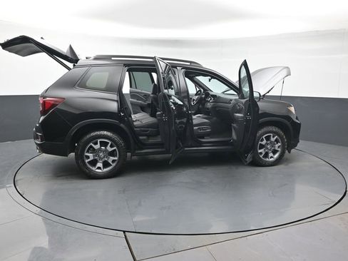 Certified 2023 Honda Passport TrailSport image 50