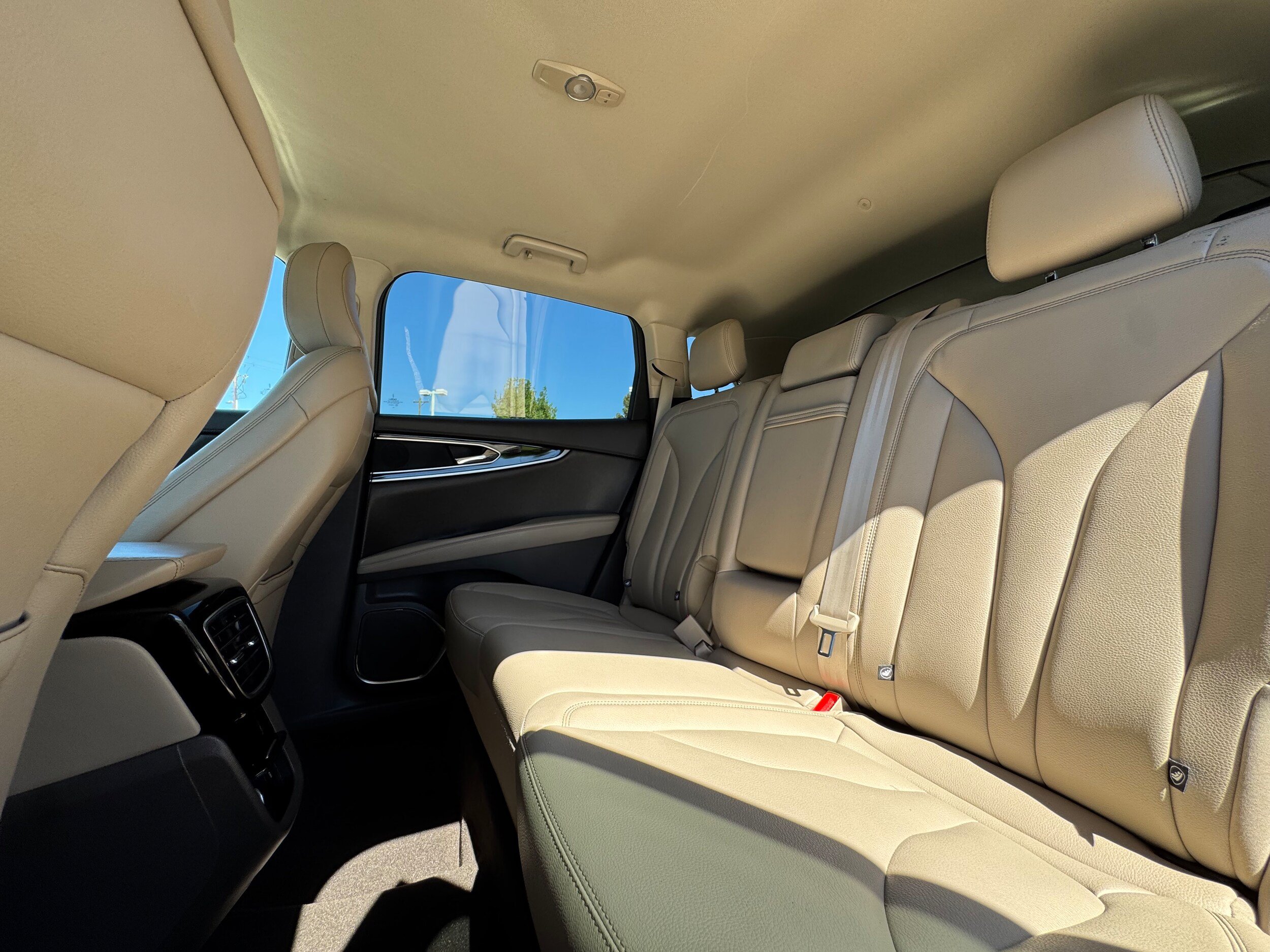 Used 2023 Lincoln Nautilus FWD image 12
