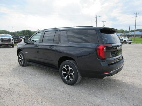 New 2026 GMC Yukon XL AT4 AWD/4WD image 5