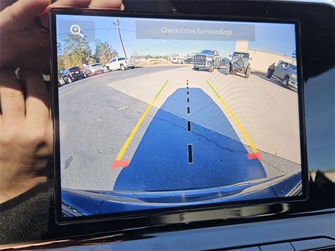 Used 2025 Jeep Compass Latitude image 18