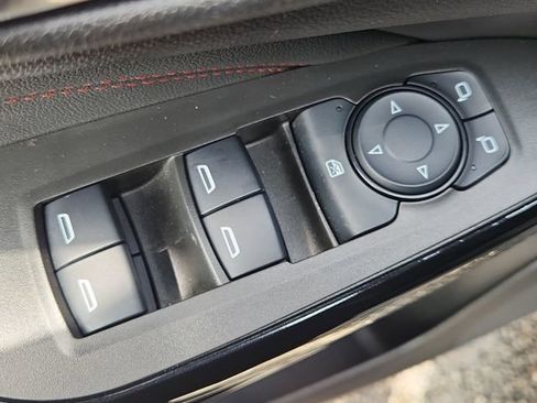 Used 2025 Chevrolet Trax RS w/ Driver Confidence Package FWD image 21