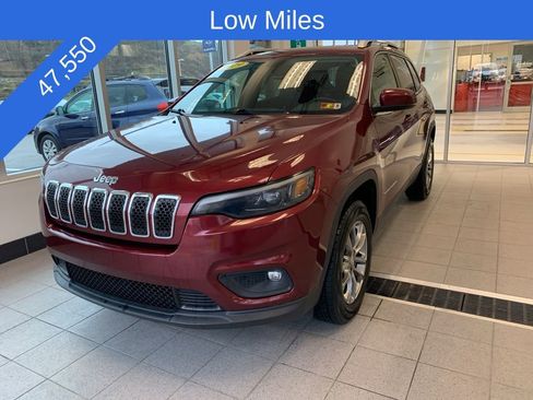 Used 2019 Jeep Cherokee Latitude Plus w/ Comfort/Convenience Group image 2