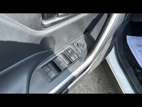 Used 2022 Toyota RAV4 LE image 8