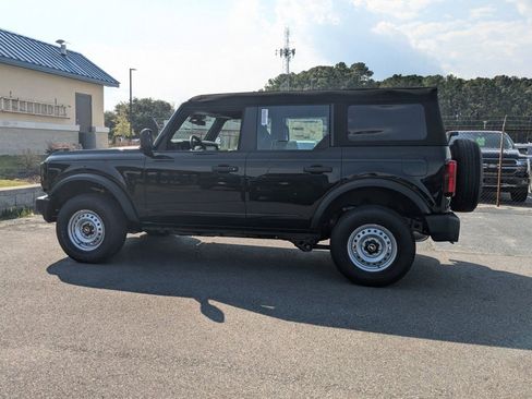 New 2025 Ford Bronco 4-Door image 7