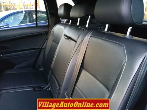 Used 2020 Volkswagen Tiguan SE R-Line image 27