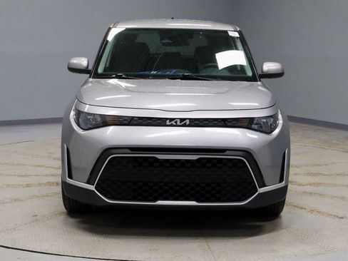 Used 2025 Kia Soul LX w/ LX Technology Package image 5