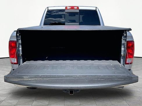 Used 2020 RAM 1500 Classic SLT w/ Luxury Group RWD image 18