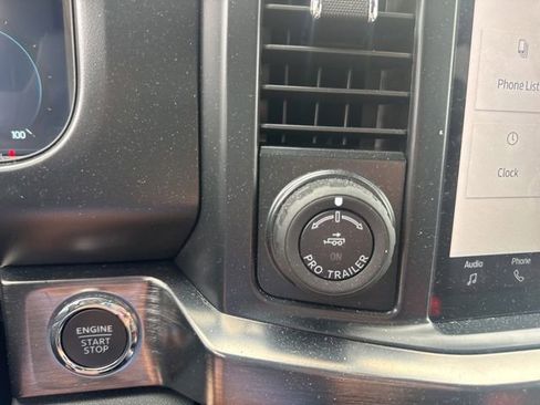 Used 2024 Ford F250 Lariat w/ Lariat Ultimate Package AWD/4WD image 27