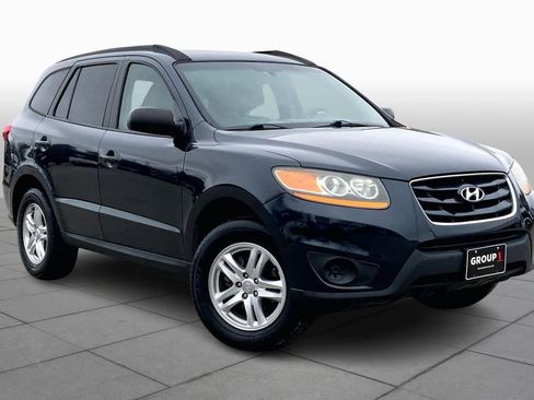 Used 2011 Hyundai Santa Fe GLS image 2