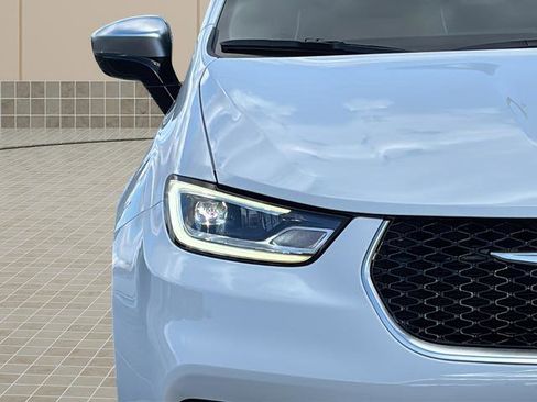 New 2026 Chrysler Pacifica Pinnacle image 10