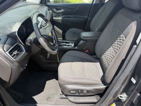 Used 2018 Chevrolet Equinox LT FWD image 19