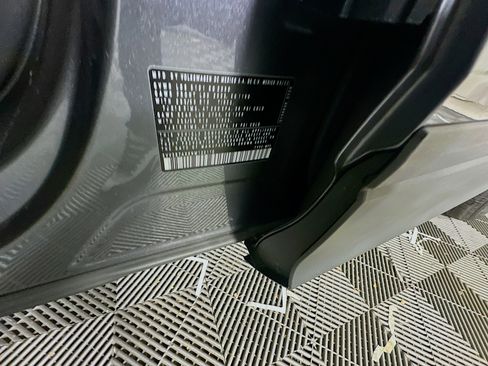 Used 2022 Volkswagen Tiguan SE image 12