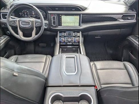 Used 2024 GMC Yukon XL Denali w/ Advanced Technology Package image 25