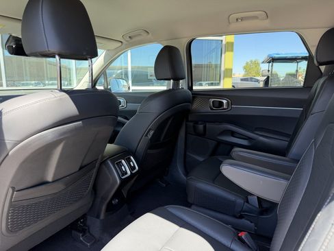 Used 2025 Kia Sorento EX FWD image 34