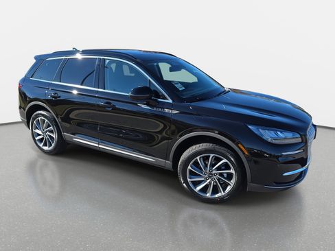 New 2026 Lincoln Corsair Premiere image 3