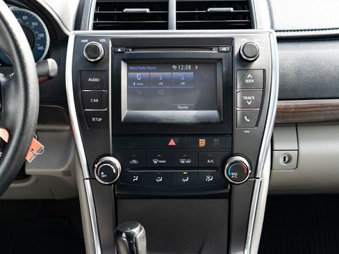 Used 2016 Toyota Camry LE image 16