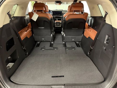 Used 2024 Kia Carnival SX Prestige FWD image 40