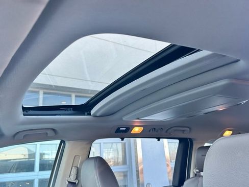 Used 2014 Honda Odyssey Touring Elite image 12