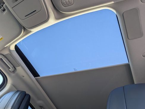 New 2025 Lincoln Navigator Reserve image 17