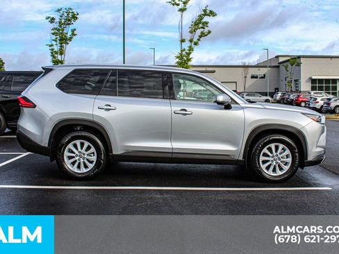 Used 2024 Toyota Grand Highlander AWD image 9