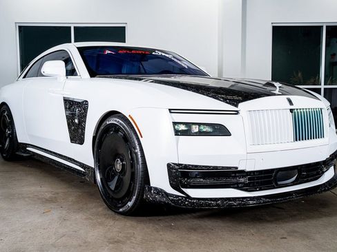 Used 2024 Rolls-Royce Spectre w/ Spectre Launch Package image 4