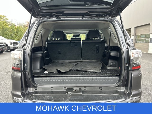 Used 2021 Toyota 4Runner Limited AWD/4WD image 28