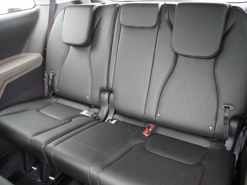 New 2026 Kia Carnival LXS image 12