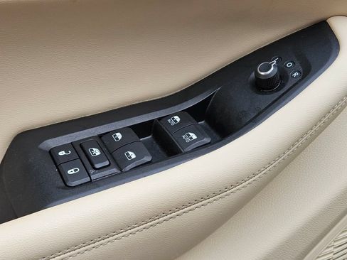 Used 2023 Jeep Grand Cherokee Limited AWD/4WD image 18