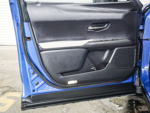 Used 2023 Lexus UX 250h image 19