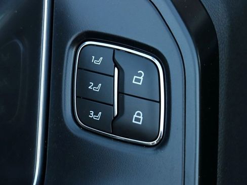 Certified 2022 Ford F150 Raptor w/ Equipment Group 801A High image 16