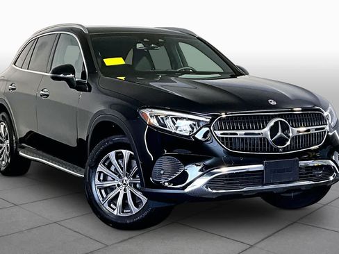 Used 2024 Mercedes-Benz GLC 300 4MATIC image 3