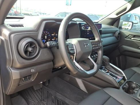 Used 2025 Chevrolet Colorado Trail Boss AWD/4WD image 18