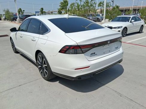 Used 2025 Honda Accord Touring image 4