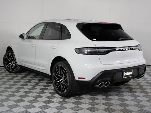 New 2026 Porsche Macan AWD/4WD image 3