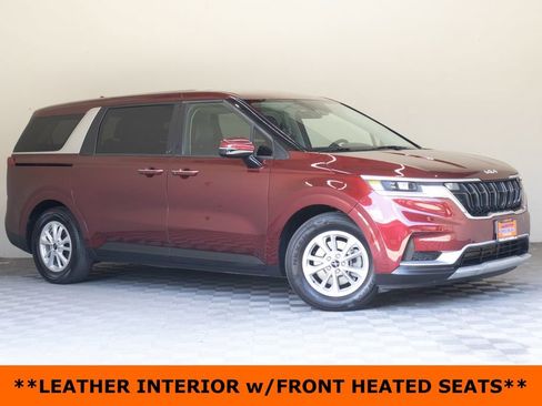 Used 2024 Kia Carnival LX FWD image 2
