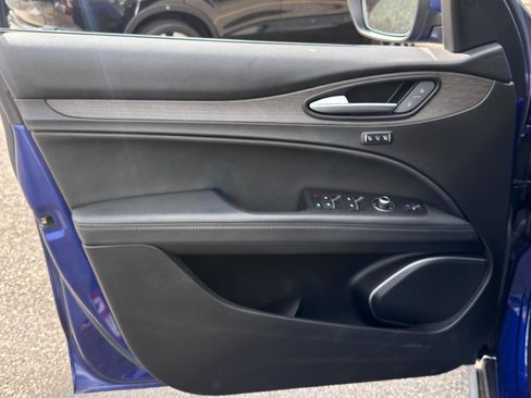 Used 2022 Alfa Romeo Stelvio Ti image 13