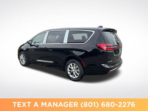 New 2027 Chrysler Pacifica Select AWD/4WD image 3