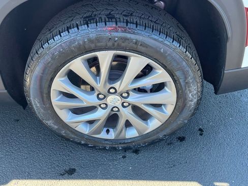 Used 2025 Buick Enclave Preferred image 7