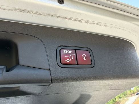 Used 2021 Mercedes-Benz GLS 450 4MATIC image 19