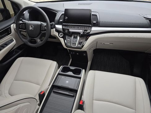 Used 2025 Honda Odyssey Touring image 22