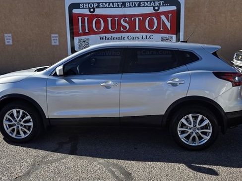 Used 2020 Nissan Rogue Sport S w/ Appearance Package image 1