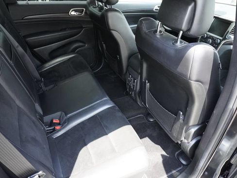 Used 2014 Jeep Grand Cherokee Altitude AWD/4WD image 26