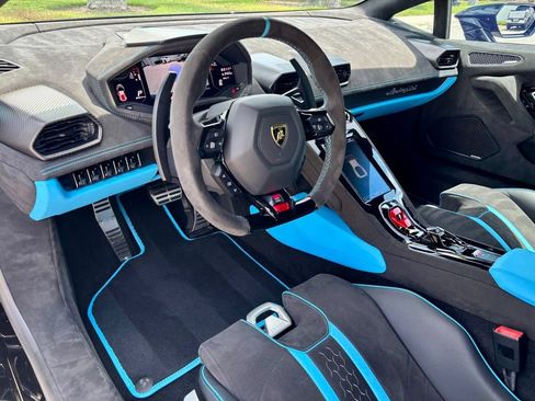 Used 2024 Lamborghini Huracan Tecnica RWD image 18