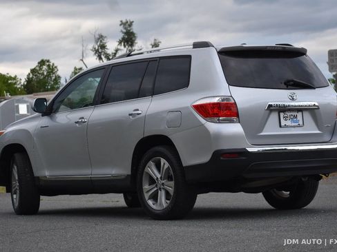 Used 2012 Toyota Highlander Limited w/ Tow Pkg AWD/4WD image 7