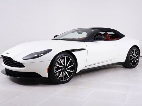Used 2019 Aston Martin DB11 Volante RWD image 17