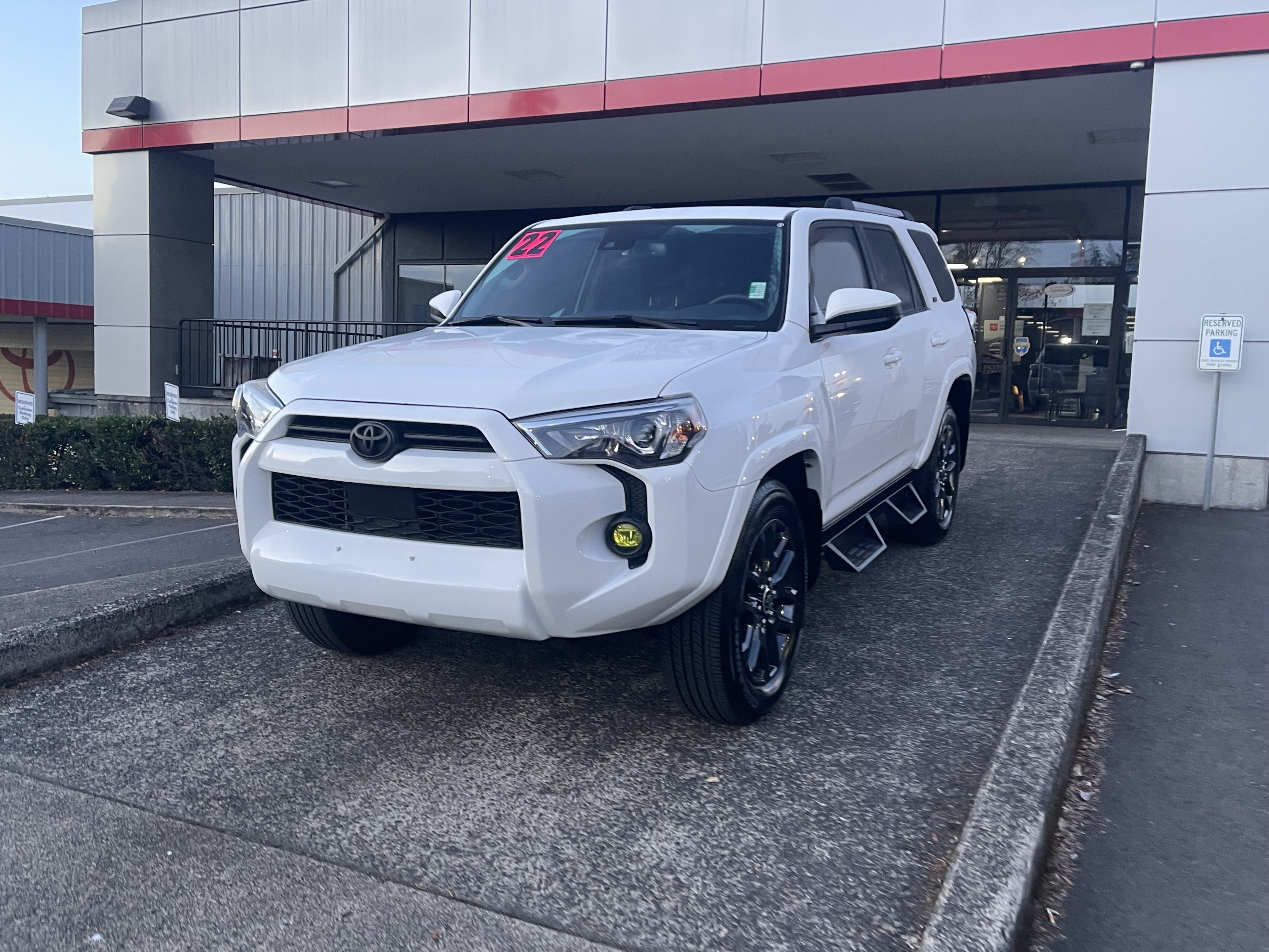 Used 2022 Toyota 4Runner SR5 AWD/4WD image 3