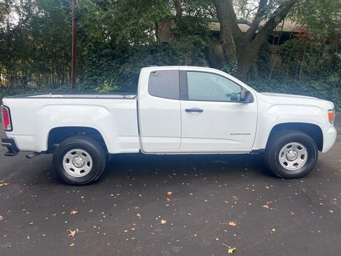 Used 2016 GMC Canyon 4x4 Extended Cab w/ Convenience Package image 4