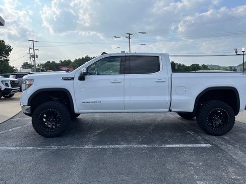 Used 2022 GMC Sierra 1500 SLE w/ X31 Off-Road Package AWD/4WD image 3