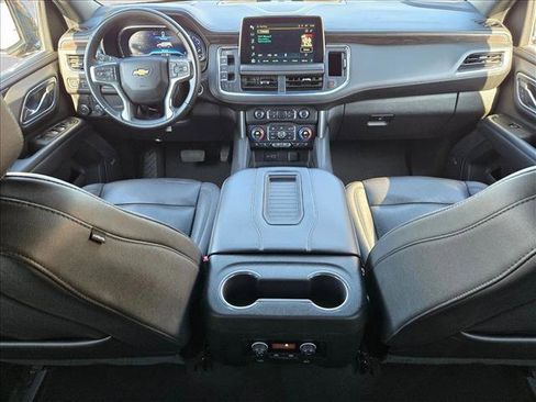 Used 2024 Chevrolet Suburban LT image 18