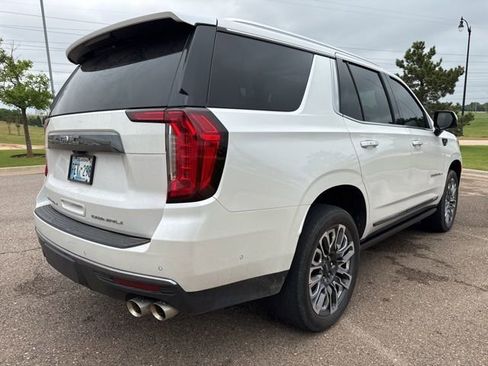 Used 2023 GMC Yukon Denali Ultimate AWD/4WD image 5